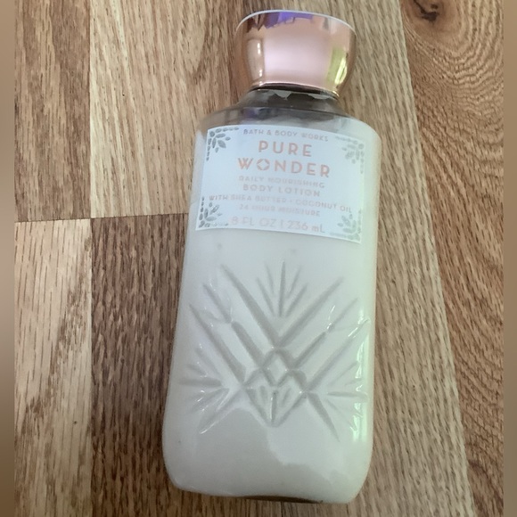Bath & Body Works Pure Wonder Body Lotion Regular Size New - Picture 4 of 5